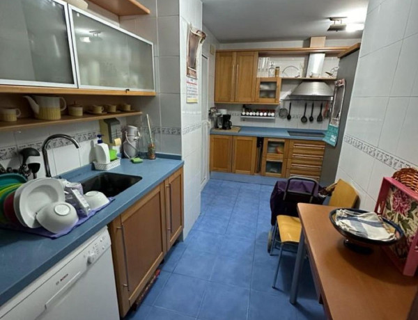 Продажа квартиры в  Calle del Almendro, La Linea de la Concepcion photo 3