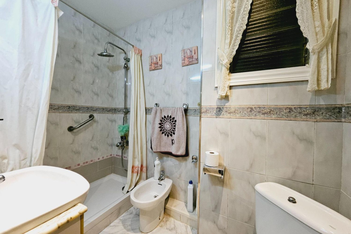 Sale of apartment in Center, Esplugues de Llobregat
 photo 5