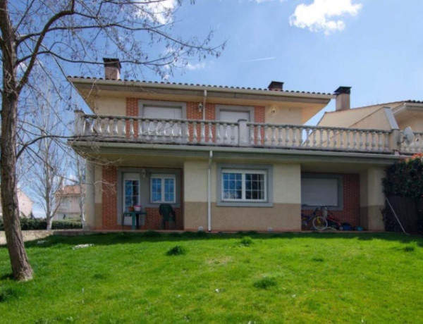 Chalet adosado en venta en , Santa Marta de Tormes photo 4