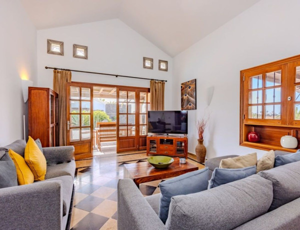 Detached villa for sale in  Playa Blanca , Yaiza photo 3