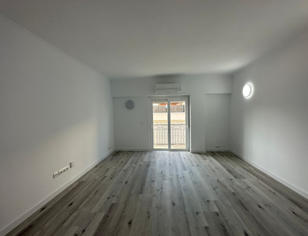 Продажа квартиры в  Sant Antoni de Portmany , Sant Antoni de Portmany photo 1