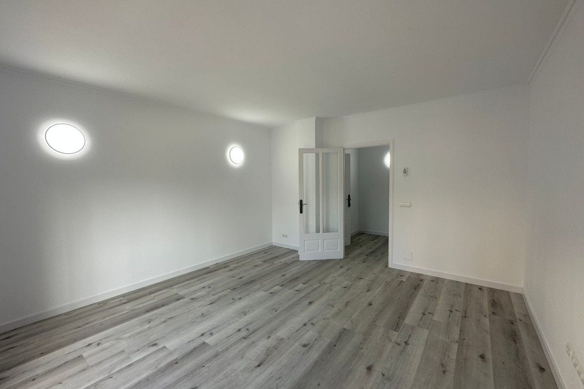 Sale of apartment in San Antonio de Portmany, San Antonio de Portmany
photo 2