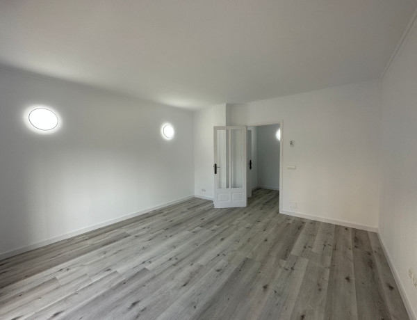 Продажа квартиры в  Sant Antoni de Portmany , Sant Antoni de Portmany photo 2