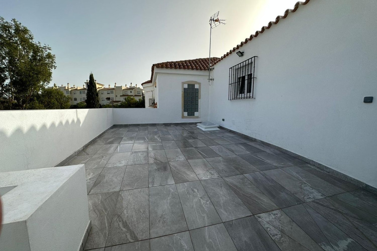 Sale of independent chalet in Montealto, Benalmádena
photo 5