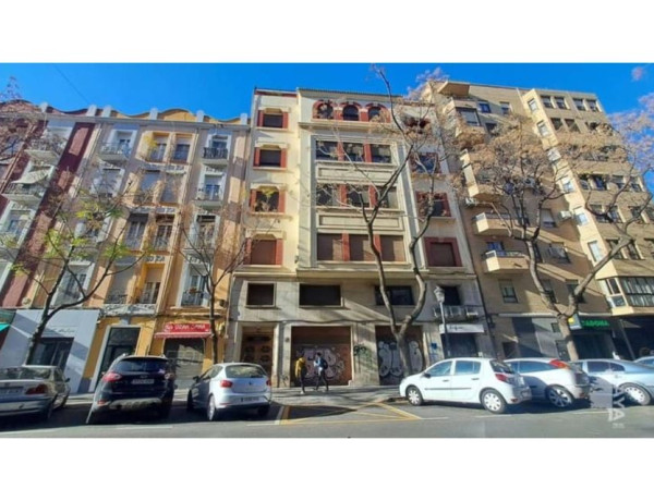 Piso en venta en Calle d'Albacete, València photo 1