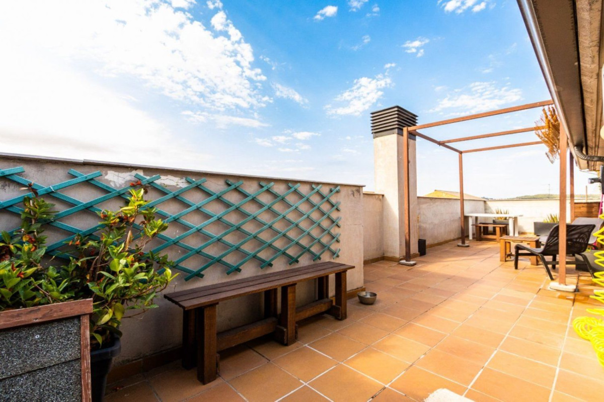 Продажа дуплекса на Calle de Sant Sebastià, Сабадель photo 1