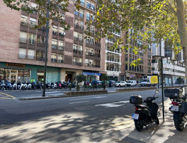 Piso en venta en  Avenida de César Augusto, Zaragoza photo 1
