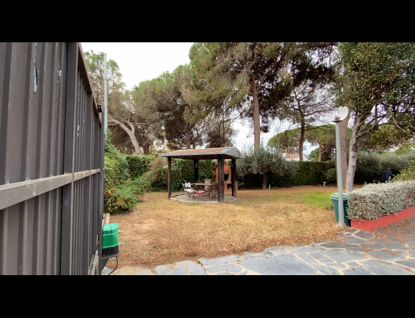 Chalet independiente en venta en Urb. CAN BARRI, Bigues i Riells photo 1