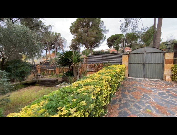Chalet independiente en venta en  Urb. CAN BARRI, Bigues i Riells photo 4