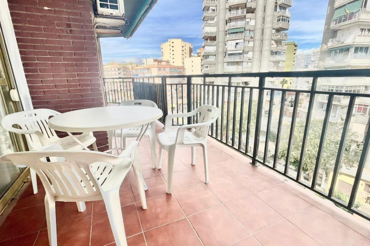 Продажа квартиры на Avenida Isabel Manoja, Торремолинос
photo 2