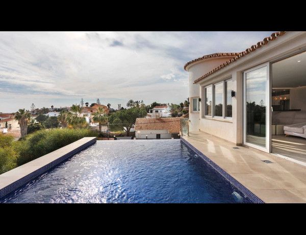 Chalet independiente en venta en Calle Noruega s/n, Mijas photo 1