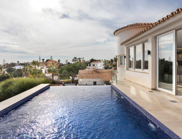 Chalet independiente en venta en Calle Noruega s/n, Mijas thumbnail 1