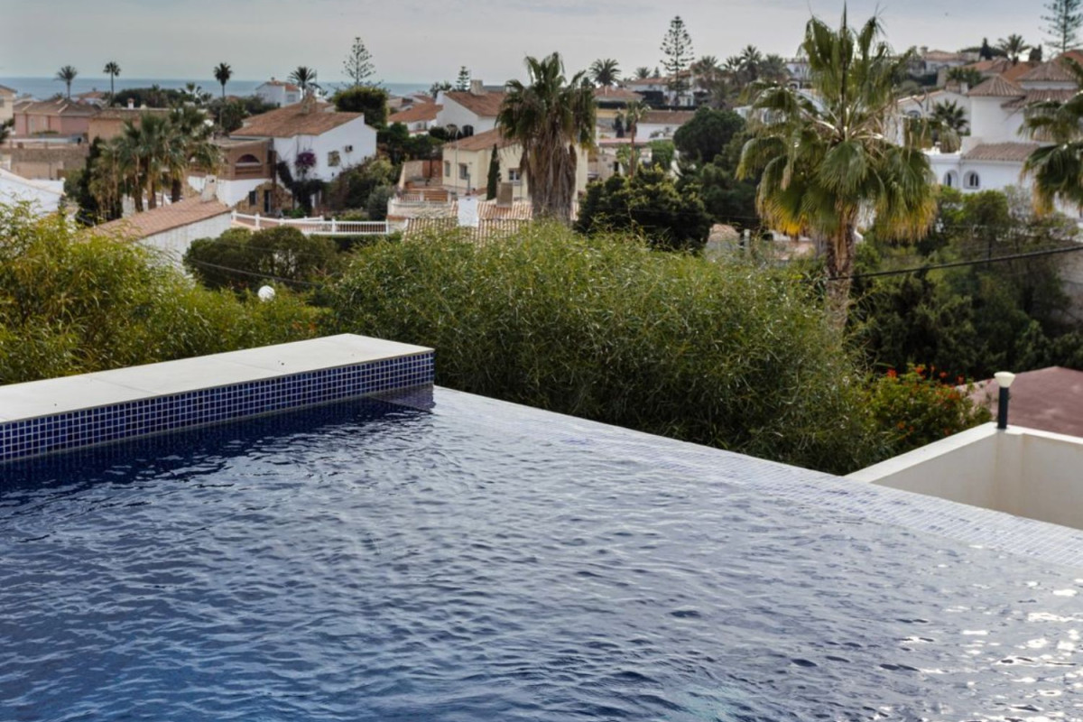 Sale of independent chalet in Calle Noruega s/n, Mijas
 photo 3