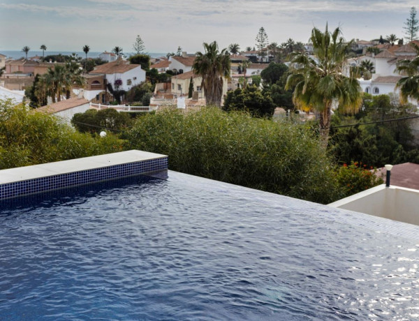 Chalet independiente en venta en Calle Noruega s/n, Mijas thumbnail 2