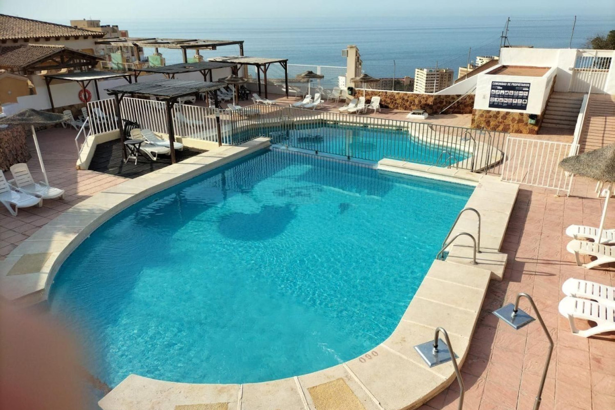 Sale of independent chalet in Calle Lago de Enol, Roquetas de Mar
photo 3