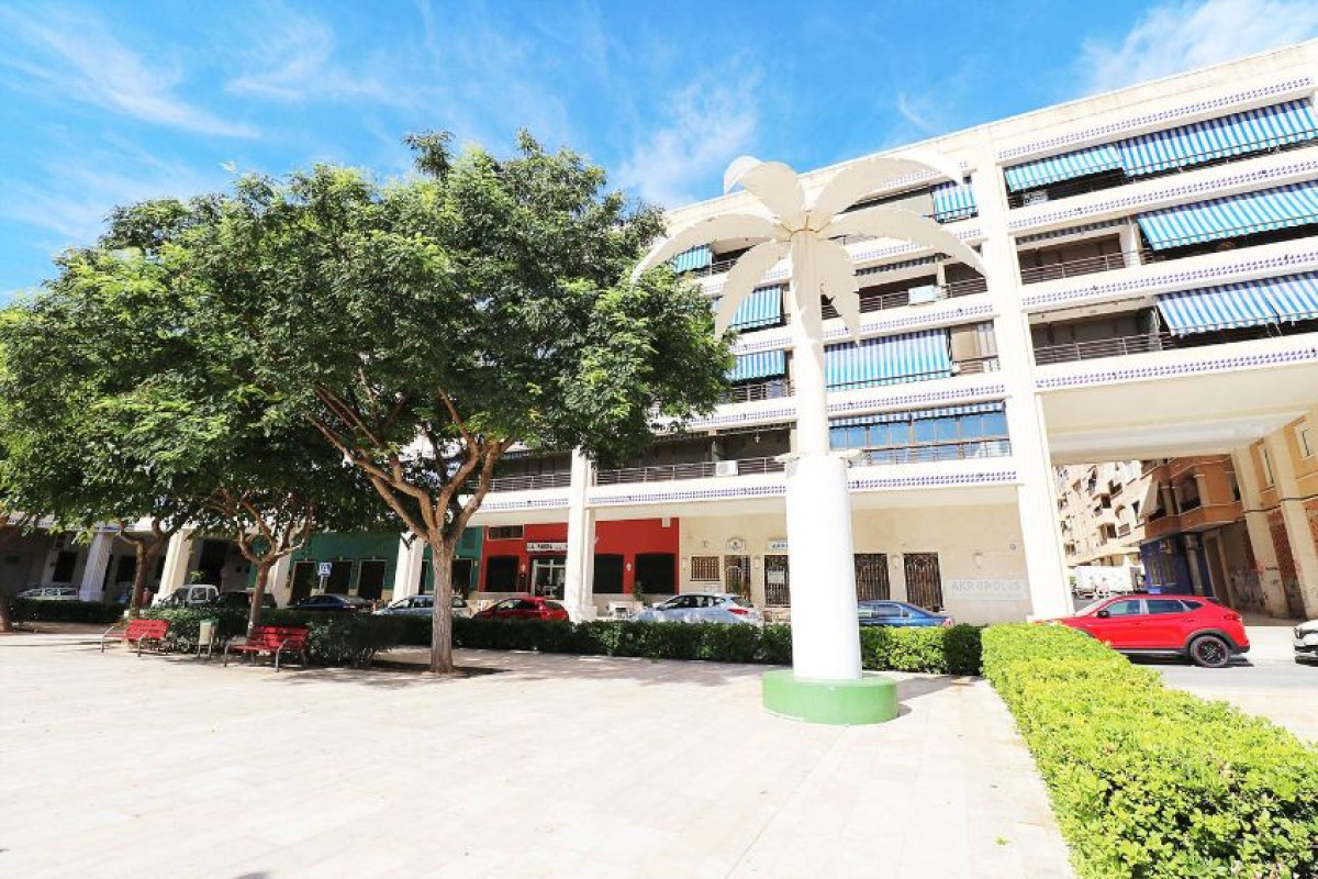 Venta de piso en Calle Tripolí, Guardamar del Segura
photo 1
