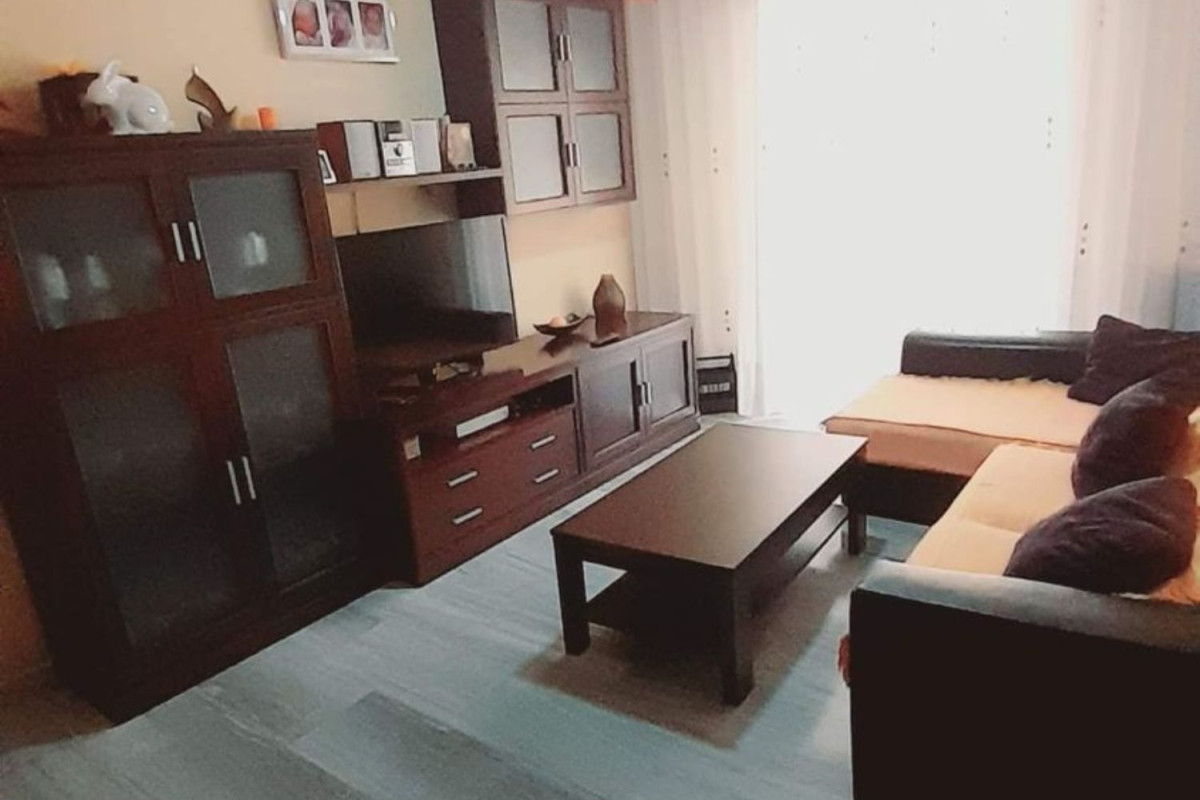 Venta de piso en Garcilaso de la Vega, Puertollano
photo 1