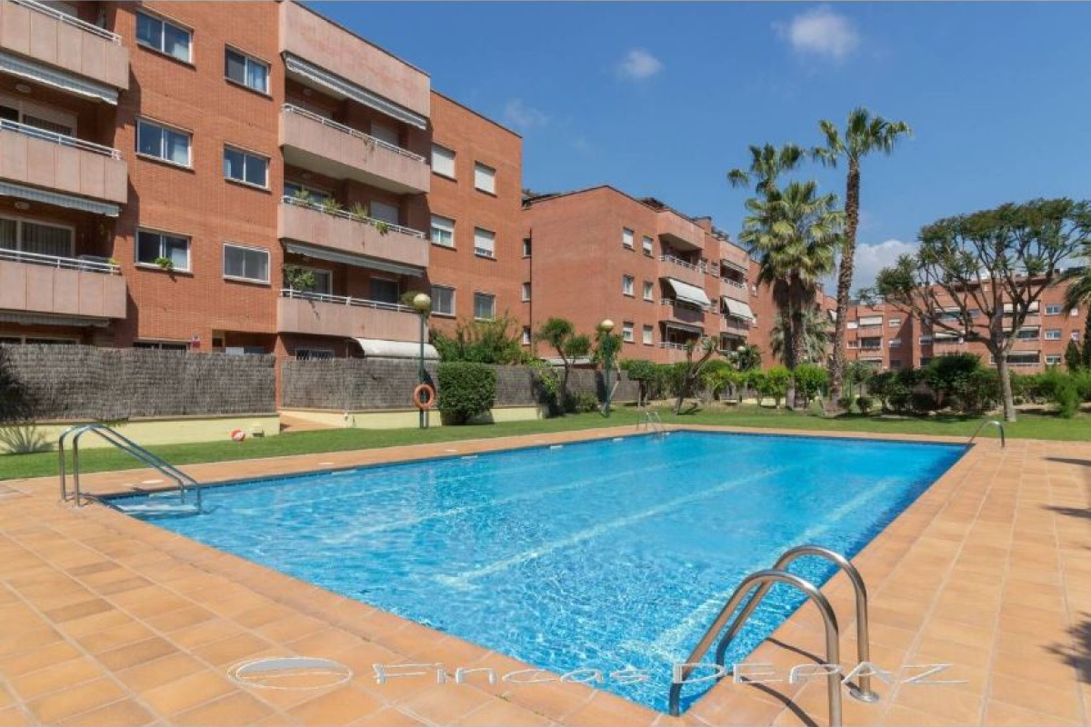 Venta de piso en Calle d'Alacant, Castelldefels
photo 1