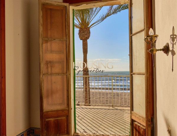 Edificio de uso mixto en venta en Ses Cadenes-Arenal photo 4