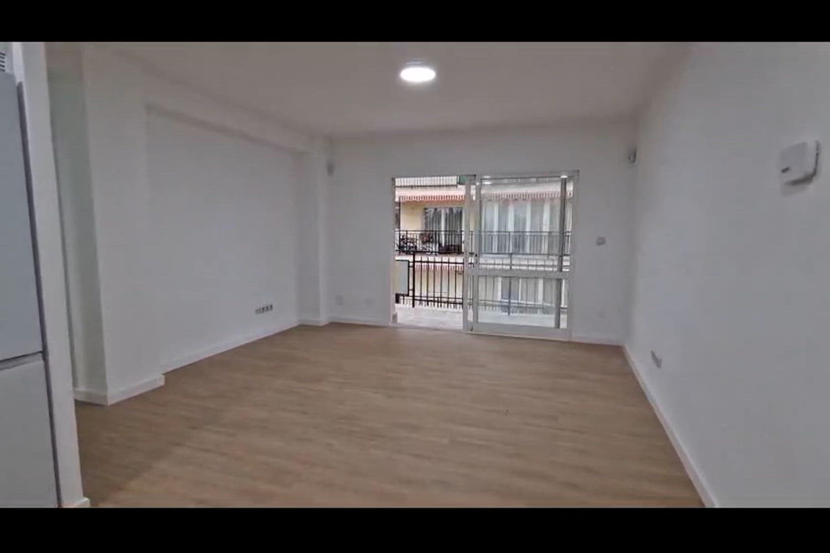 Venta de piso en Los Boliches, Fuengirola
photo 1