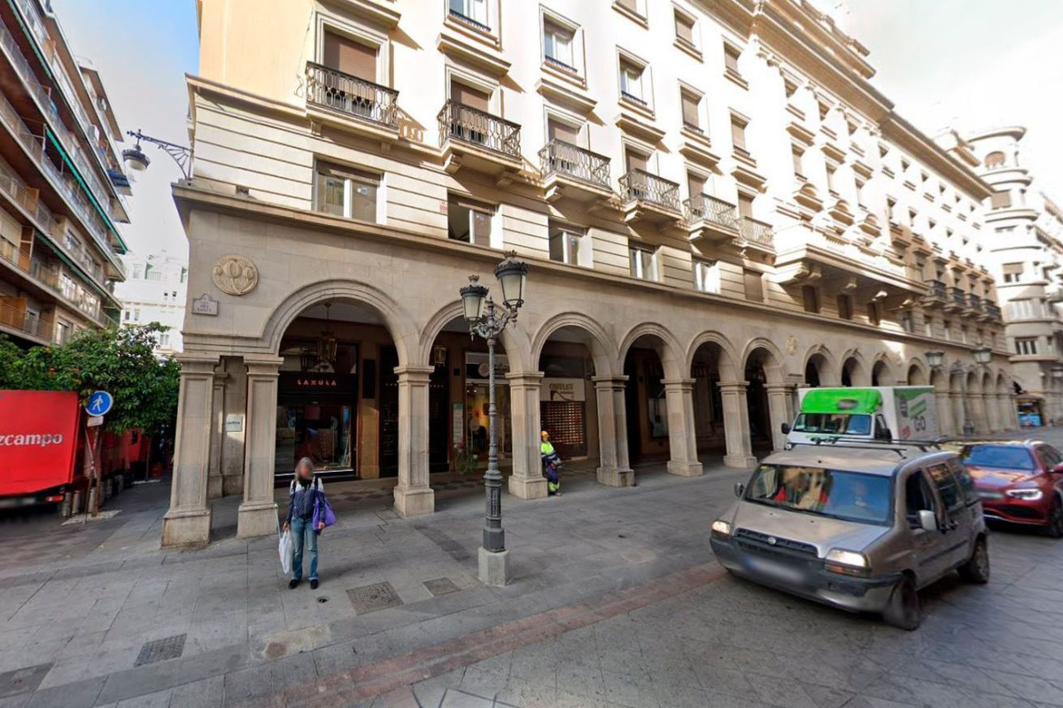 Venta de oficina en  Calle Ángel Ganivet s/n , Granada photo 3