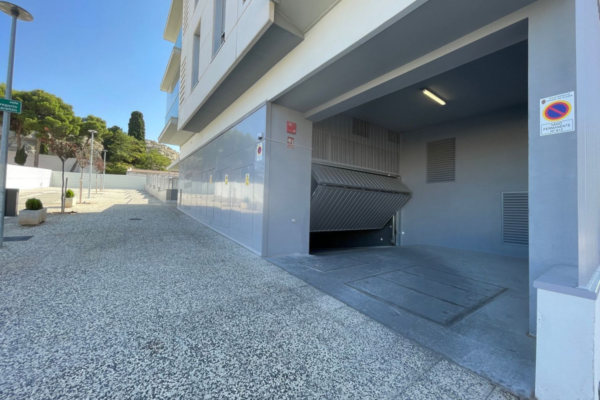 Venta de garaje en , Cuarte de Huerva photo 2