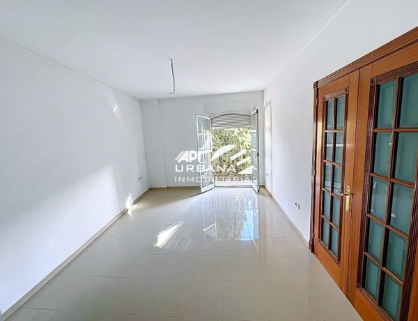 Продажа квартиры в Calle Juan Jiménez Cuenca, Lucena photo 1