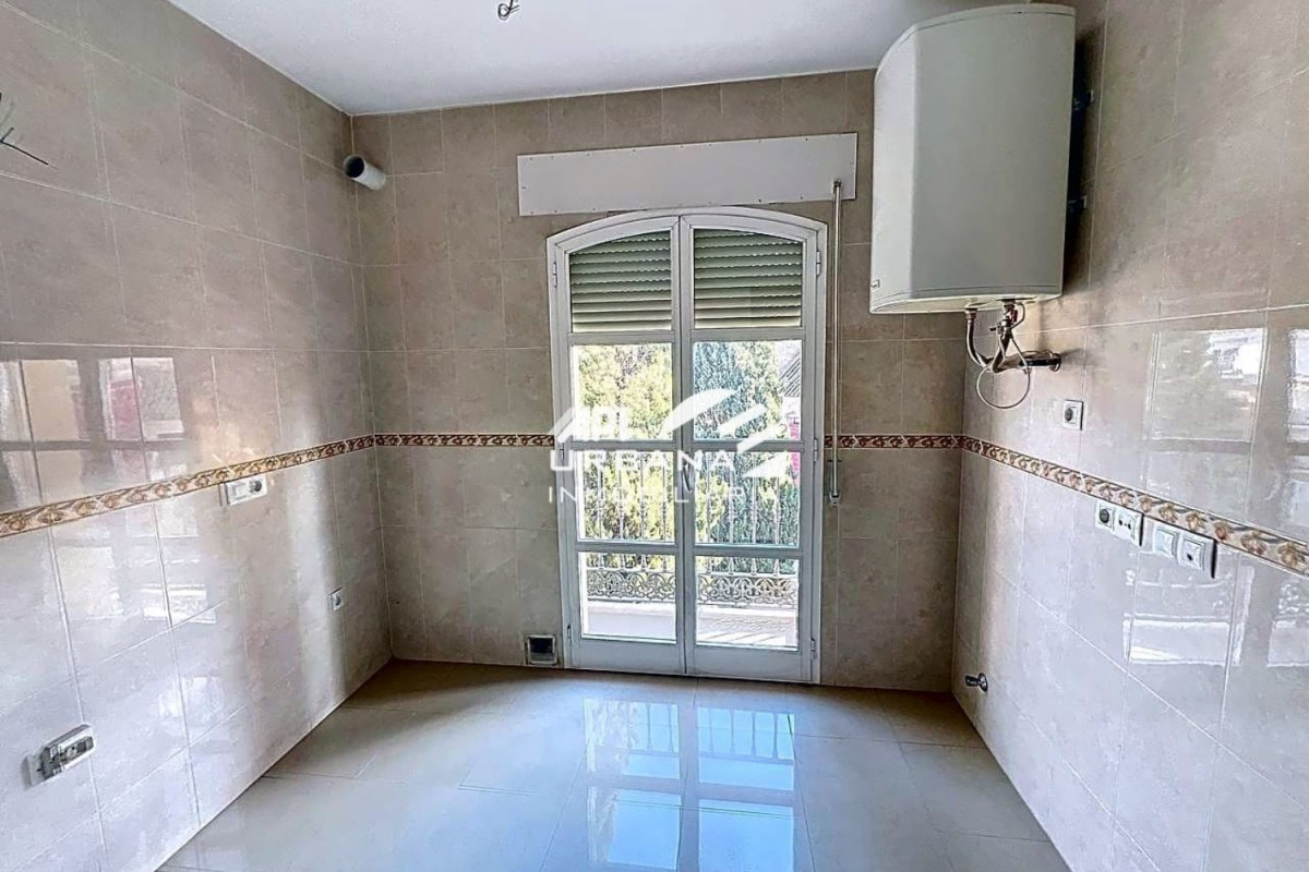 Sale of apartment in Calle Juan Jiménez Cuenca, Lucena
 photo 5