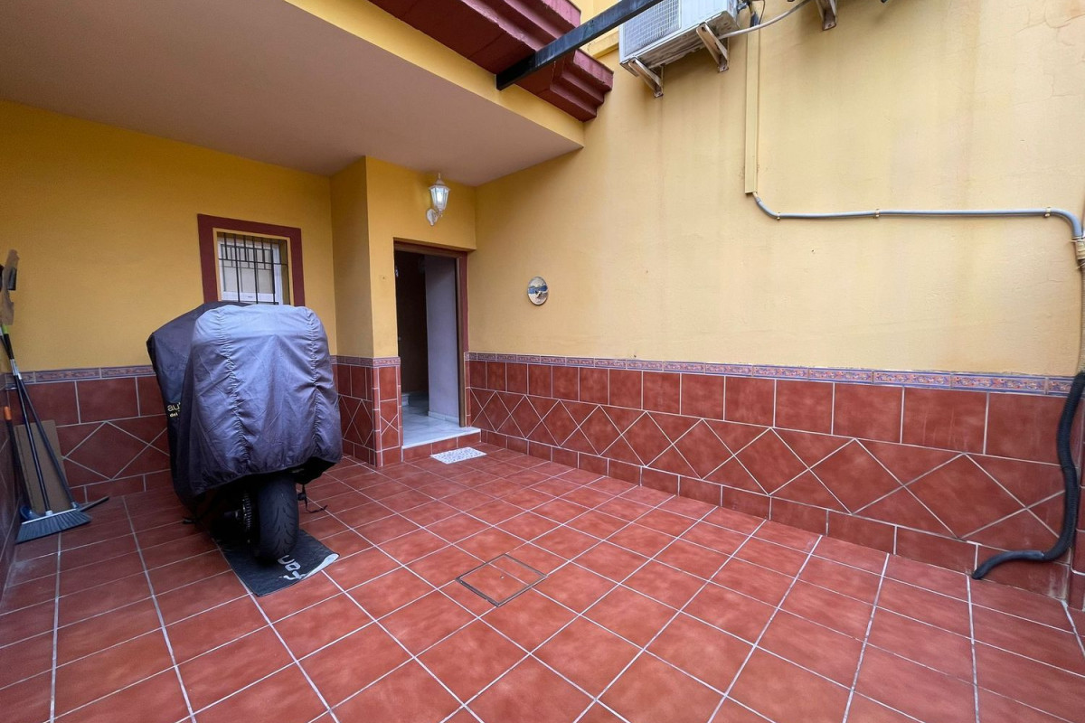 Sale of townhouse in Calle EL CARBONERILLO , Bormujos photo 1