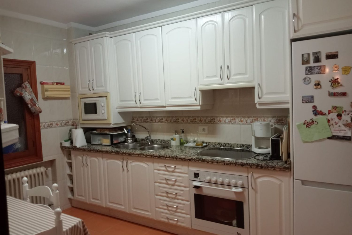 Venta de piso en Urb. centro, Cáceres
photo 1