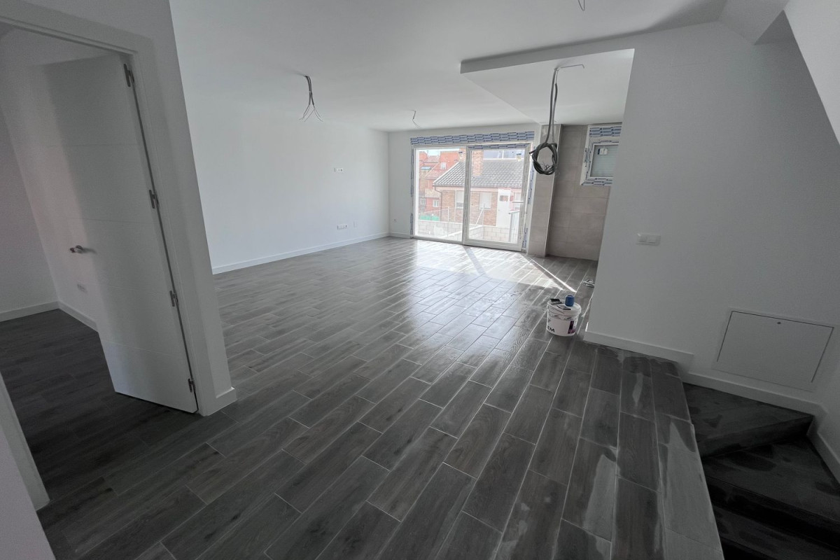 Venta de chalet adosado en Calle Isabel Allende s/n , Illescas photo 2