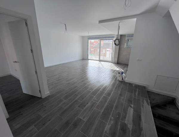 Semi-detached house for sale in Calle Isabel Allende s/n , Illescas thumbnail 1