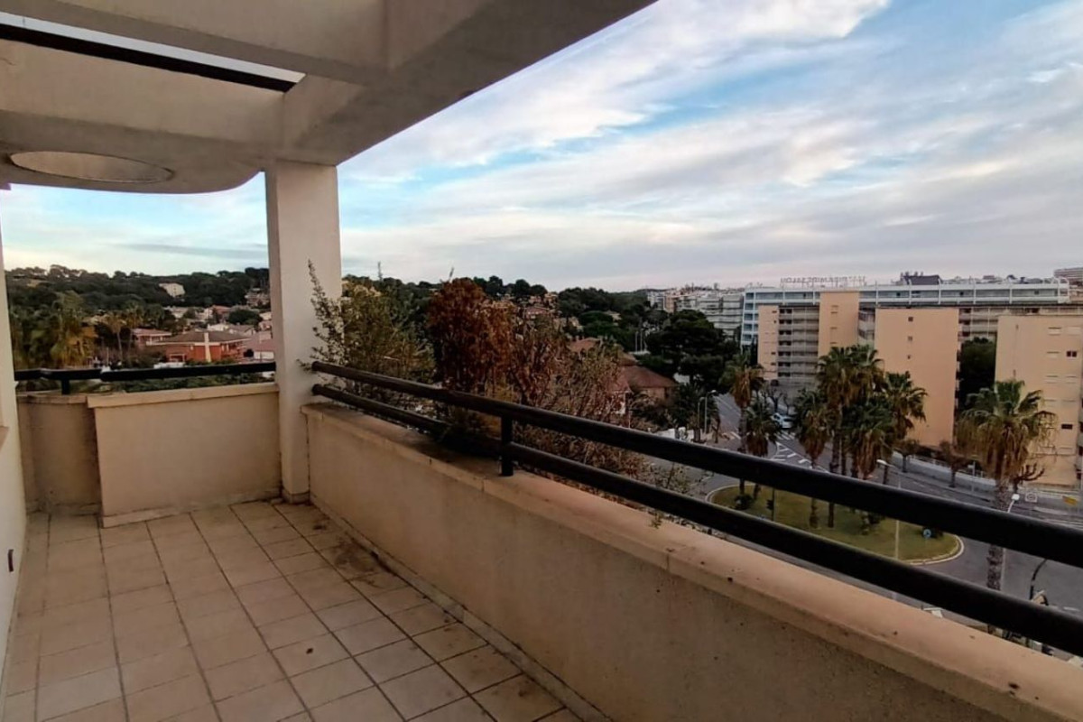 Продажа квартиры на Calle del Terrer, 2, Салоу
 photo 2