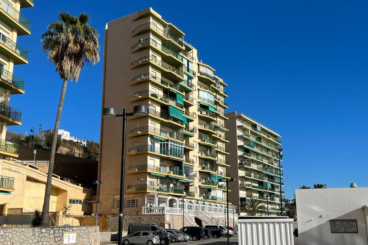 Sale of apartment in Paseo Marítimo Rey de España, Fuengirola
 photo 2
