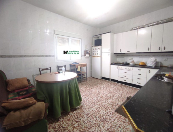 Chalet independiente en venta en  Ciudad Jardín , Badajoz photo 2