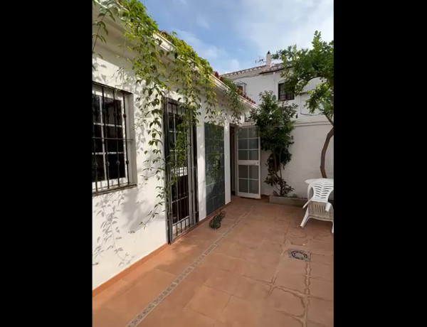 Chalet adosado en venta en  Calle pueblo lopez , Fuengirola photo 2