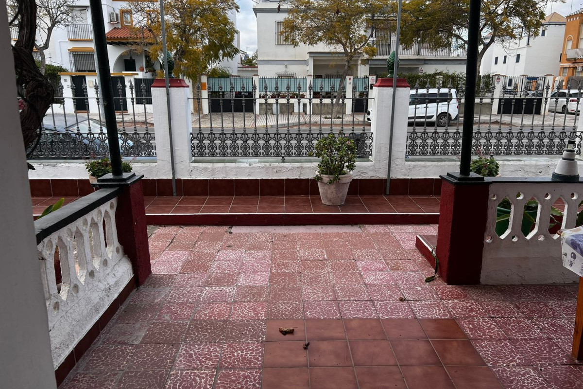 Продажа отдельного шале в  Avenida de las Piletas, Санлукар де Баррамеда photo 4