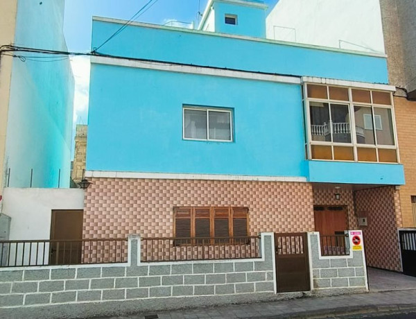 Таунхаус на продажу в  Calle el Sauzal, 10 , San Cristóbal de la Laguna photo 2