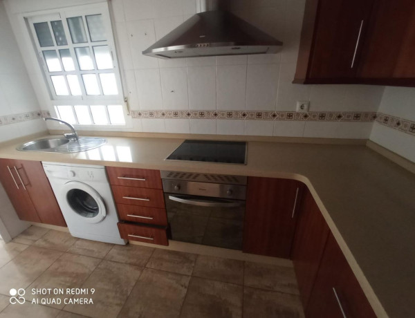 Продажа первого этажа в Núcleo Urbano , Chiclana de la Frontera thumbnail 2