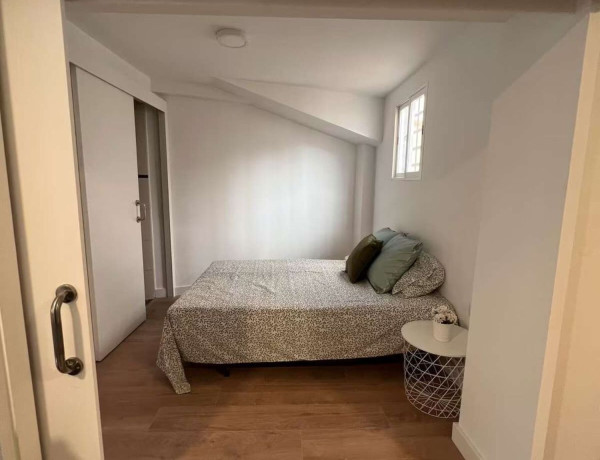 First floor for sale in Calle Chaves, 2, Málaga thumbnail 2