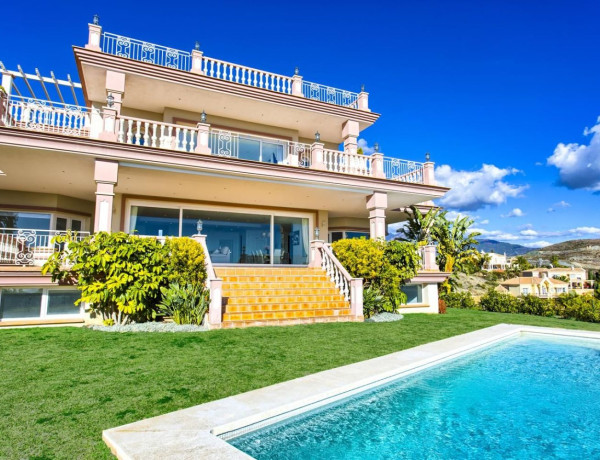 Chalet independiente en venta en Los Flamingos , Benahavís thumbnail 1