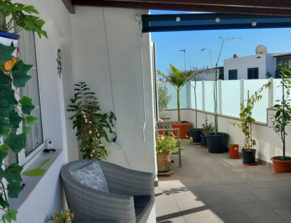 Chalet independiente en venta en Puerto del Carmen , Tias photo 1