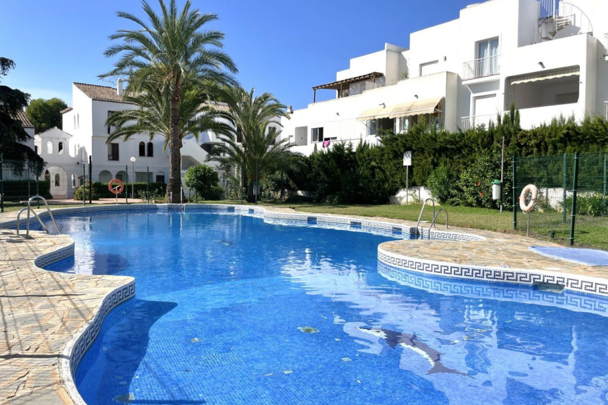Sprzedaż mieszkania w Calle de Ojen, 8, Estepona
photo 2