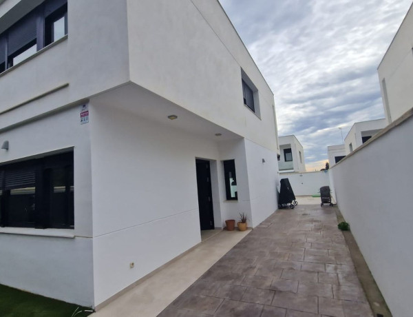 Semi-detached house for sale in Calle Haya , Mairena del Aljarafe thumbnail 1