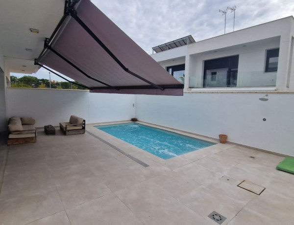 Semi-detached house for sale in  Calle Haya , Mairena del Aljarafe photo 4