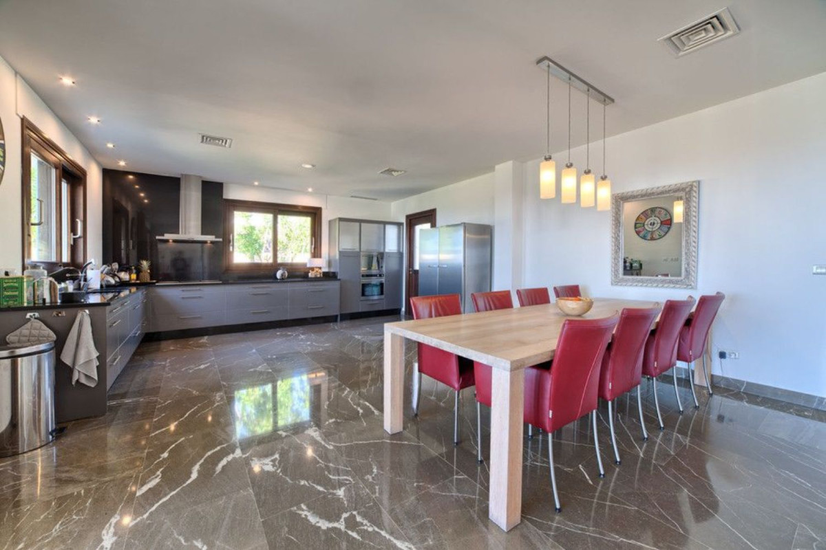 Sale of independent chalet in The Flamingos, Benahavís
 photo 5