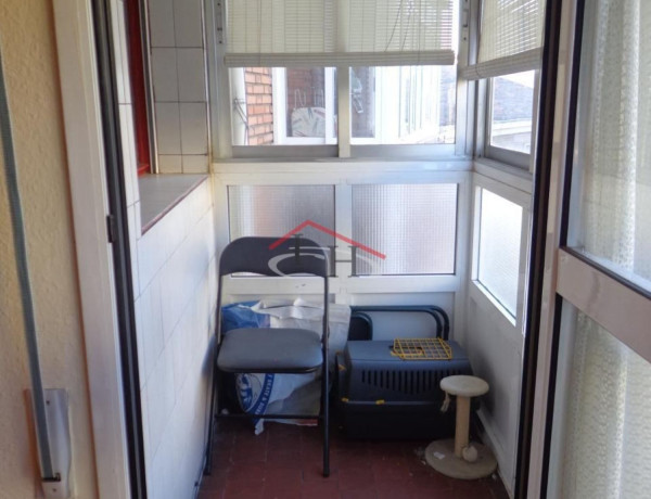 Piso en venta en Calle Maestro Uriarte, León thumbnail 2