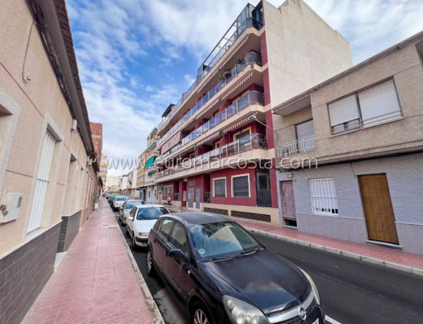Piso en venta en  Ausias March, Guardamar del Segura photo 1