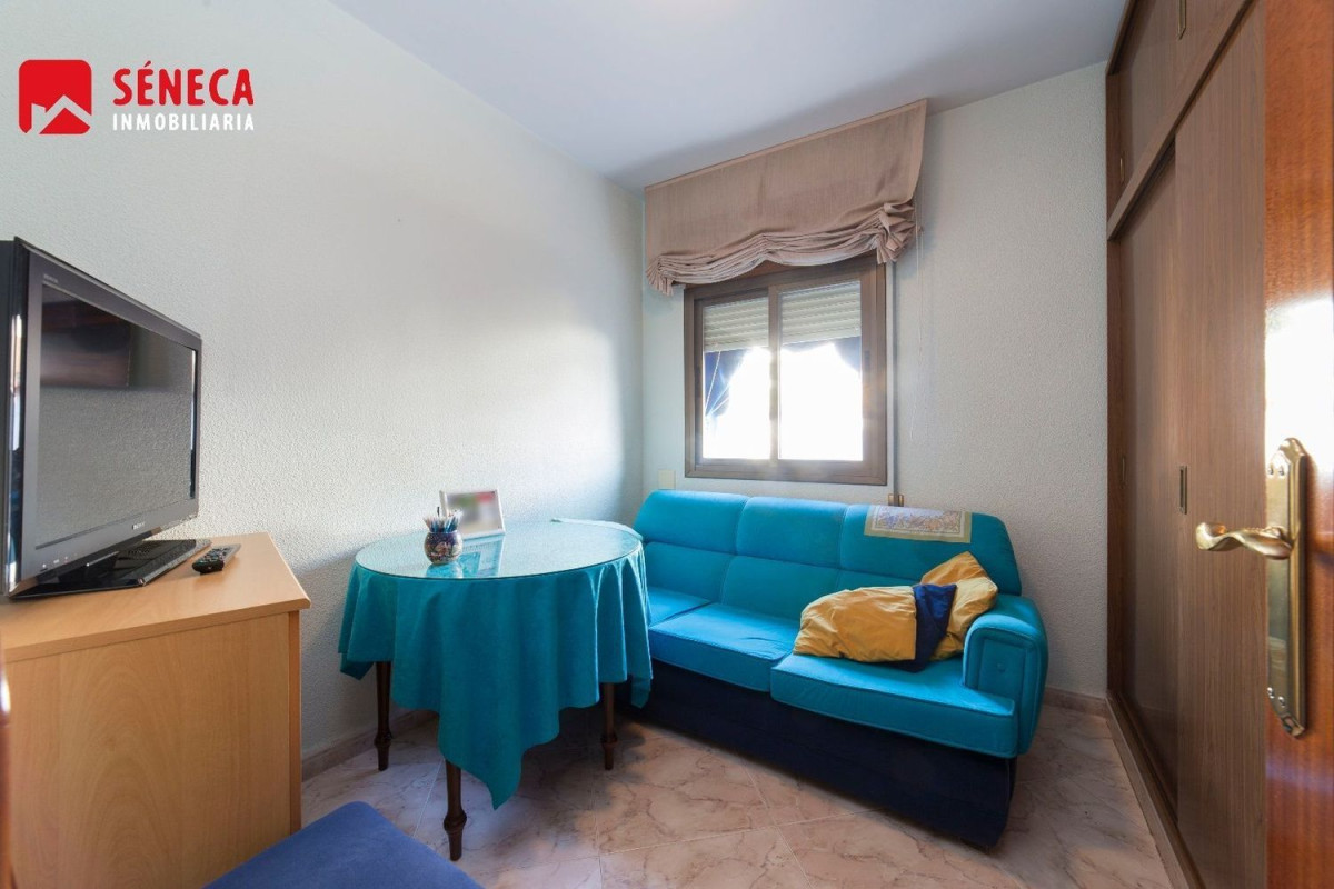 Sprzedaż mieszkania w Santa Rosa - Valdeolleros, Distrikt Santa Rosa - Valdeolleros
photo 3