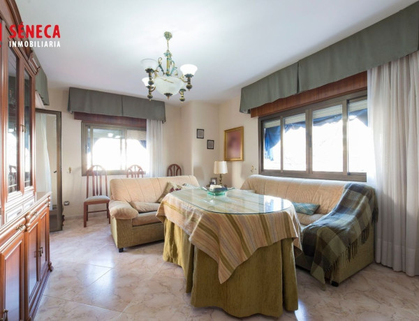 Piso en venta en  Santa Rosa - Valdeolleros , Distrito Santa Rosa - Valdeolleros photo 4